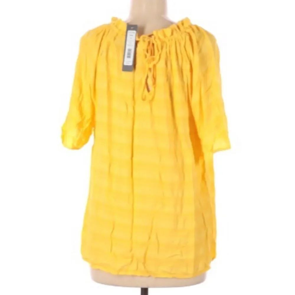 MICHAEL STARS | Ruffle Tie Neck Top Plisse Yellow - Picture 10 of 13